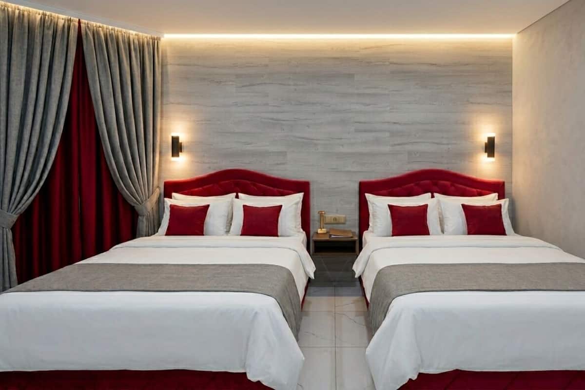 Luxury-Vierbettzimmer | Hochwertige Bettwaren, schallisolierte Zimmer, kostenloses WLAN
