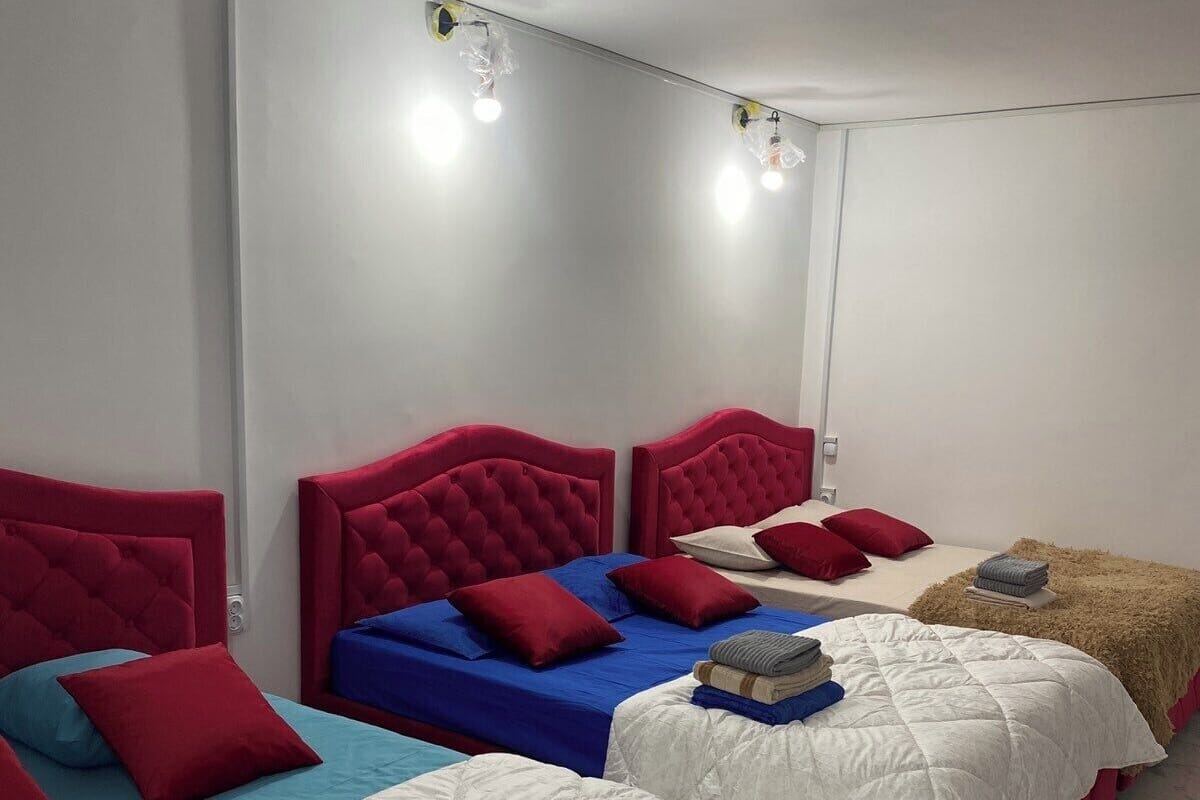 Premium bedding, soundproofing, free WiFi, bed sheets