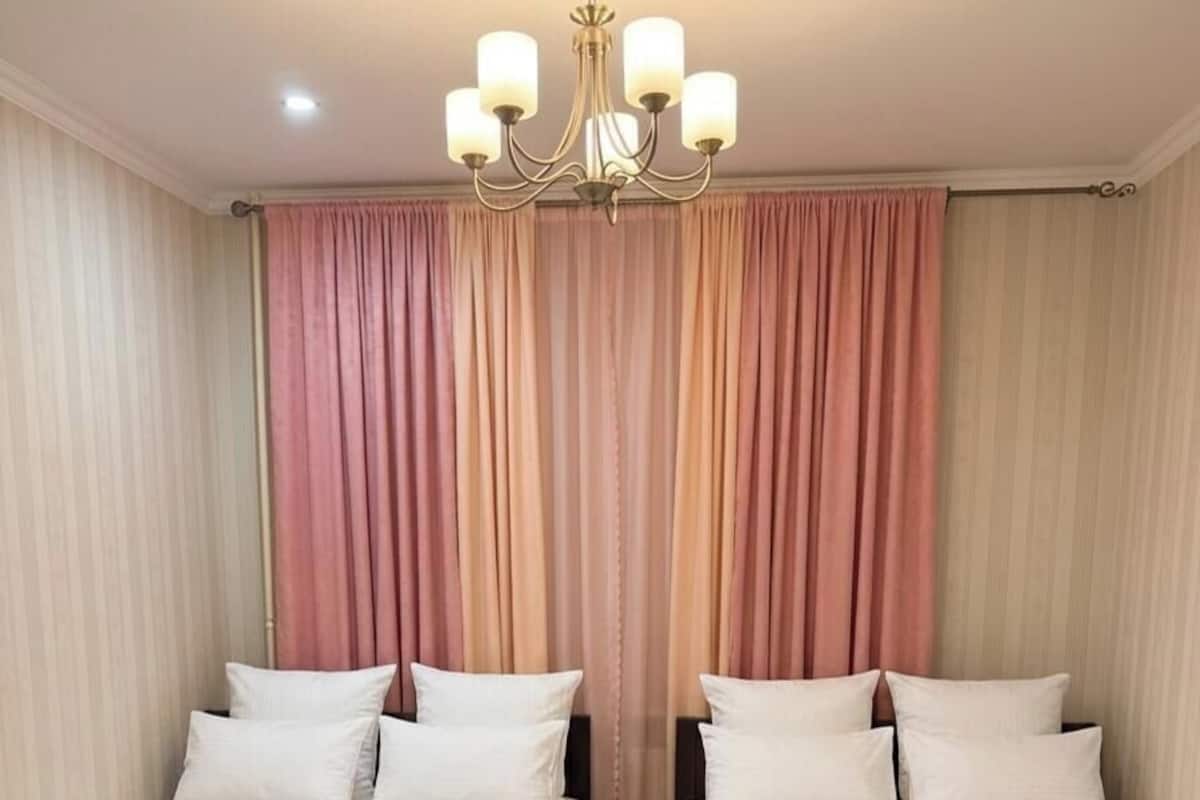 Business-Vierbettzimmer | Hochwertige Bettwaren, schallisolierte Zimmer, kostenloses WLAN