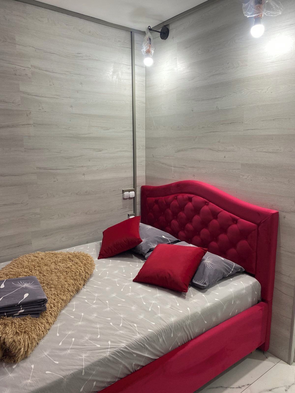 Premium bedding, soundproofing, free WiFi, bed sheets