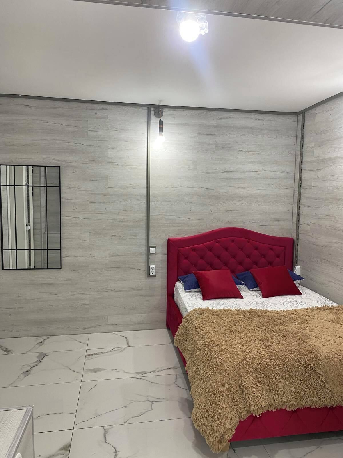 Premium bedding, soundproofing, free WiFi, bed sheets