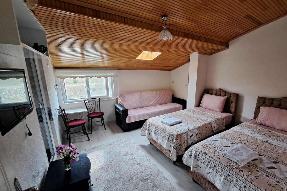 Ropa de cama de alta calidad y escritorio