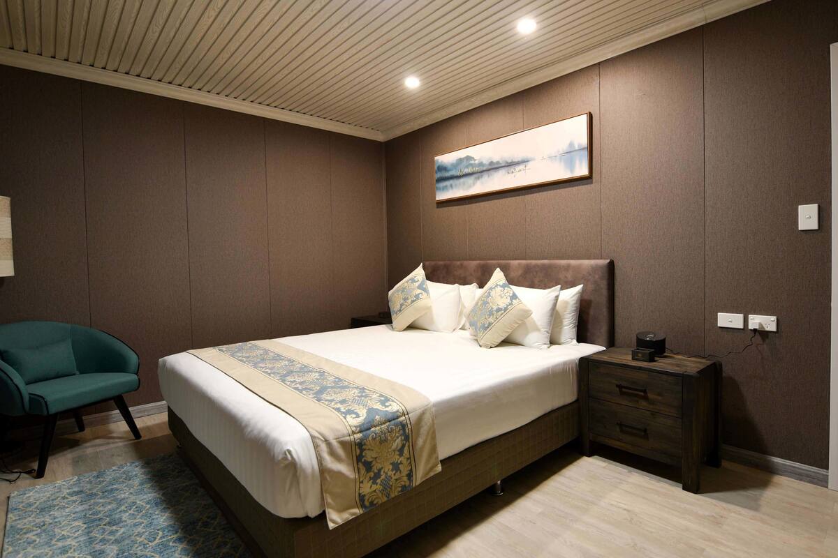 Regal Residency Reviews, Deals & Photos 2025 - Expedia