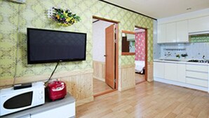 Living area - Kkotji Purnsol Pension (Taean)
