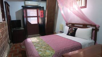 Double Room | Desk, WiFi (free)