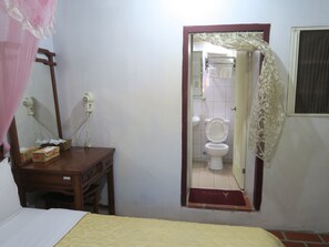 Double Room | Bathroom | Shower, free toiletries, hair dryer, slippers - Shuitou Inn I (Jincheng)