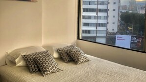 스탠다드 아파트, 침실 2개 | 고급 침구, 오리/거위털 이불, 암막 커튼, 다리미/다리미판