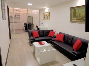 Appartement Design, 2 chambres, non-fumeurs, cuisine | Coin séjour | Télévisions à écran plasma