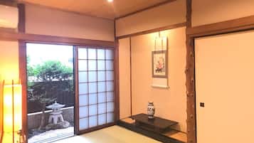 2 bedrooms, laptop workspace, free WiFi, bed sheets