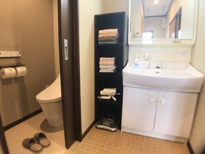 Bathroom sink - Izumi Bekkan (Nagoya)