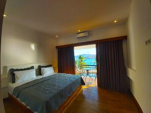 Marina View | In-room safe, desk, soundproofing, free WiFi