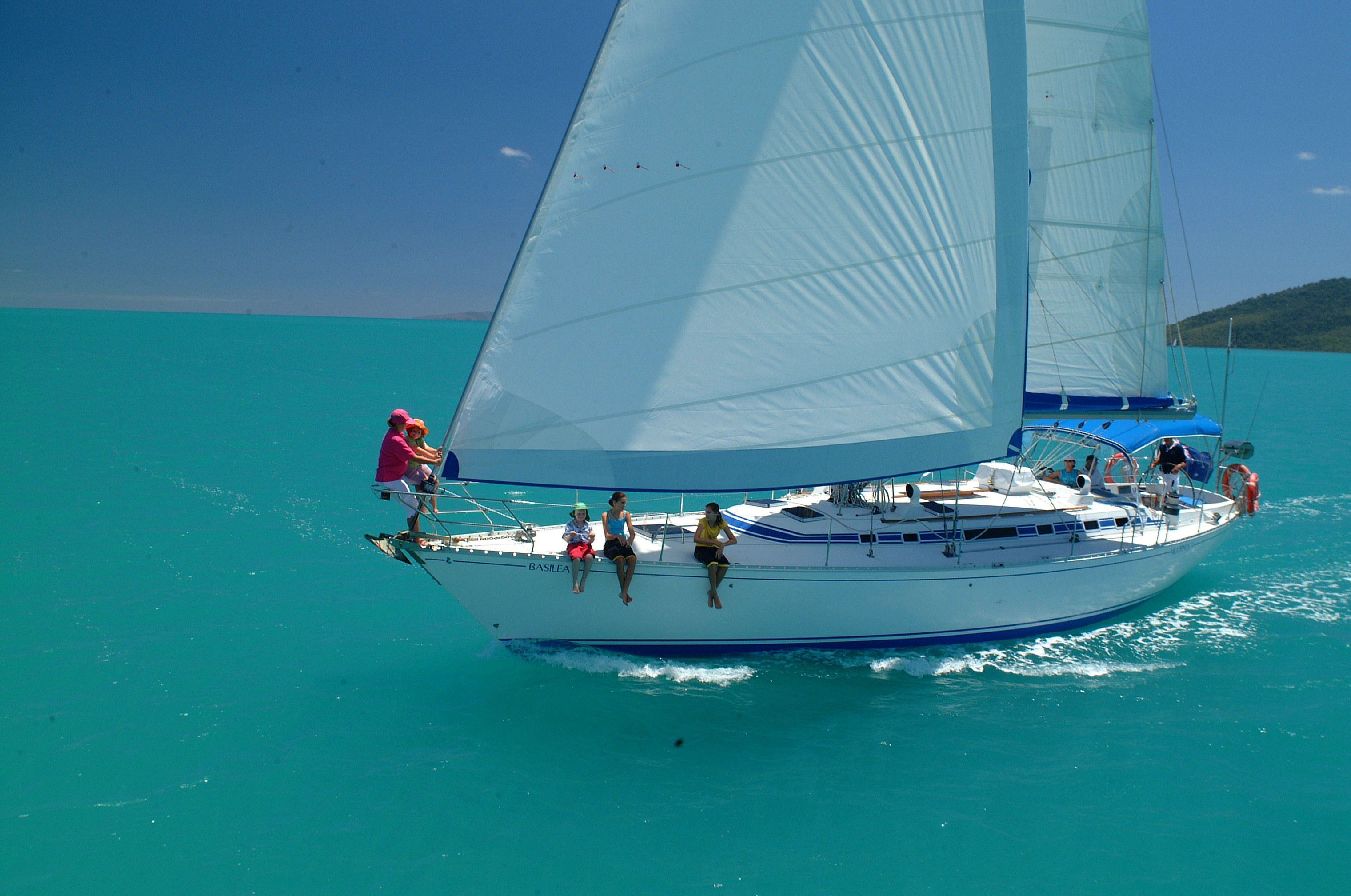 خزنة داخل الغرفة ومكتب وتجهيزات عازلة للصوت وواي فاي مجانًا