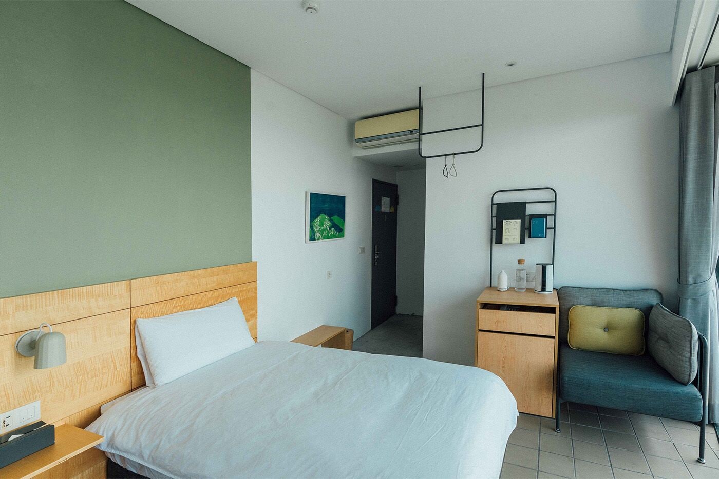 standard twin room | individually decorated, individually furnished, desk, blackout curtains