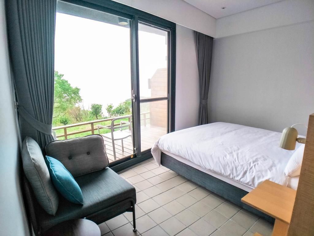standard double room | individually decorated, individually furnished, desk, blackout curtains