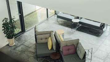 Sala de estar en el lobby