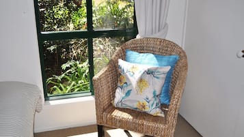 Kookaburra Luxury Cottage | 1 bedroom, premium bedding, down duvets, memory-foam beds