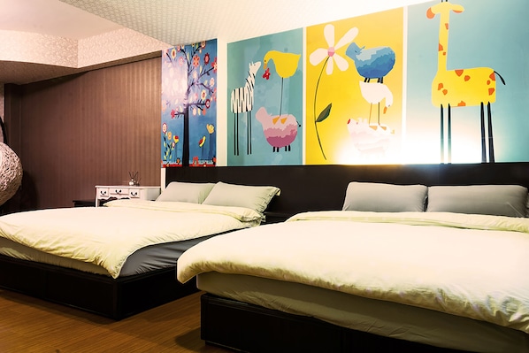 Family Room (6PAX) | 1 bedroom, desk, free WiFi, bed sheets