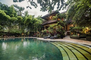Familienvilla | Eigener Pool