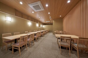 Lobby sitting area - Welina Hotel Shinsaibashi NAGOMI (Osaka)