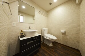Bathroom - Rinn Gojo Sakaimachi (Kyoto)