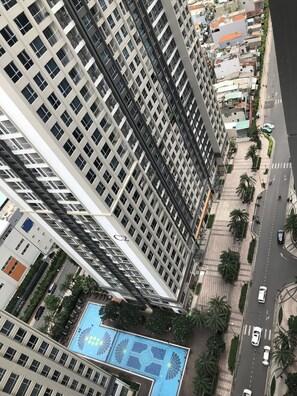 Deluxe Apartment, 1 Bedroom | In-room safe, desk, soundproofing, iron/ironing board - The Vie Vinhomes (Ho Chi Minh City)