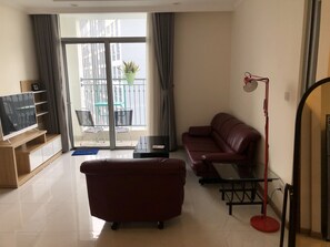 30-inch Smart TV with premium TV channels, TV, fireplace - The Vie Vinhomes (Ho Chi Minh City)