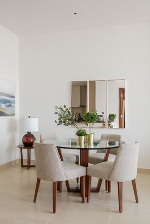 Dining - Fantastay Marina Gate Tower (Dubai)