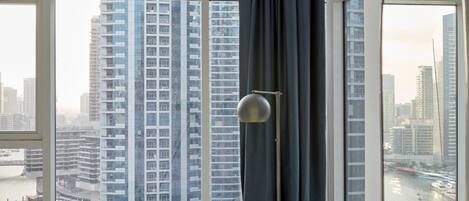 Apartment, 2 Schlafzimmer, Blick auf den Jachthafen | 2 Schlafzimmer, Zimmersafe, Bügeleisen/Bügelbrett, kostenloses WLAN