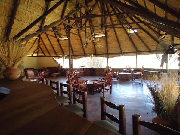 Breakfast, lunch, dinner served; local and international cuisine
