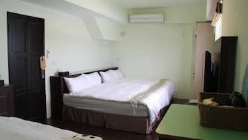 Deluxe Room, Ocean View (8 PAX) | Minibar, soundproofing, free WiFi, bed sheets