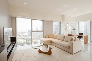 Apartment, 1 Bedroom, City View | Living area