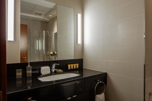 Bathroom - Fantastay Central Park Towers DIFC (Dubai)