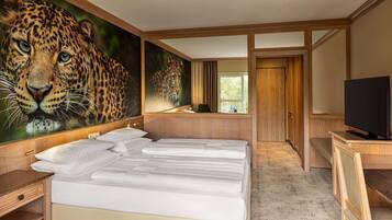 Comfort Twin Room | In-room safe, desk, laptop workspace, soundproofing