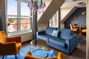 Caja de seguridad en la habitación y escritorio 