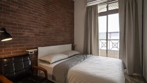 Double Room, Private Bathroom | Blackout drapes, bed sheets - Dongshanyi Hostel (Dongshan)