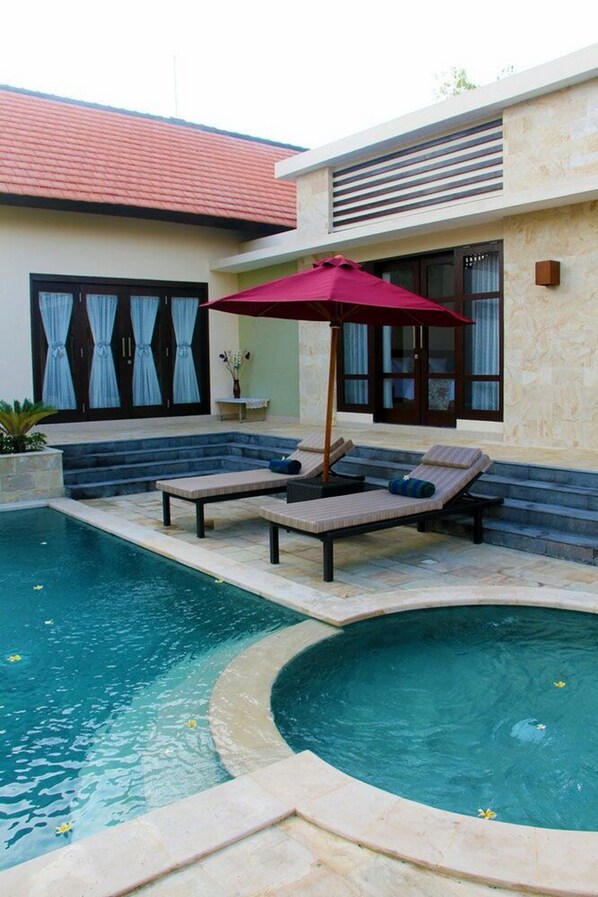Utomhuspool