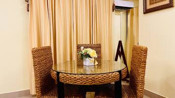 Imperial Suite | In-room dining