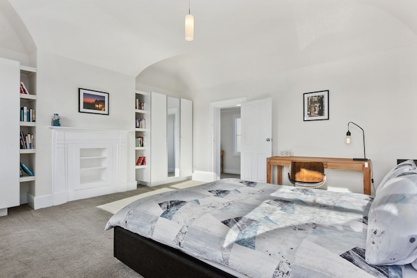 Individually decorated, individually furnished, soundproofing