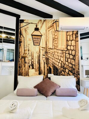 Romantisches Zimmer | Individuell dekoriert, individuell eingerichtet, Bügeleisen/Bügelbrett