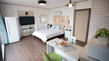 1 habitación, ropa de cama de alta calidad y escritorio