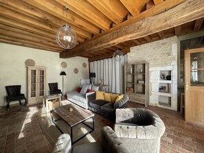 Hus Comfort - eget badrum (Edmond) | Lounge