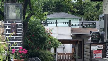 Mặt tiền nơi lưu trú