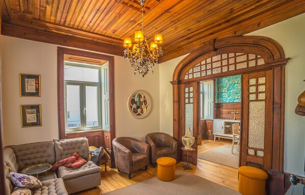 Lobby sitting area - Casa com Historia (Covilhã)