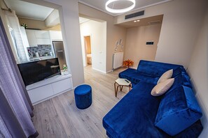 公寓, 1 间卧室, 阳台, 海景 | 客厅 | 平板电视