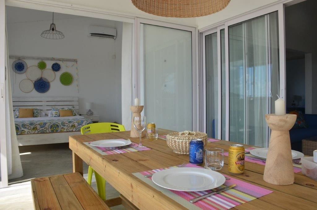 Biệt thự tiện nghi đơn giản, 3 phòng ngủ, hồ bơi riêng | Khu vực ăn uống tại phòng