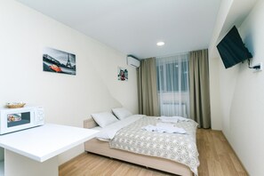 Soundproofing, iron/ironing board, free WiFi