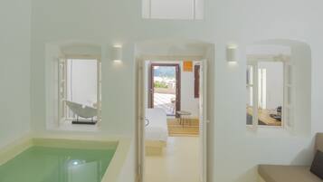 Svit Superior (Indoor Plunge Pool, Cave Suite) | Rumsbekvämlighet
