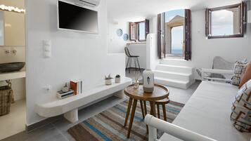 ห้องดีลักซ์สวีท | บริเวณนั่งเล่น | ทีวีจอพลาสมา