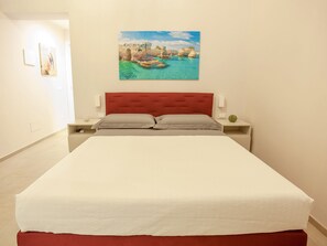 Comfort Triple Room | Minibar, individually decorated, individually furnished, desk - Campanili di Puglia B&B (Andria)