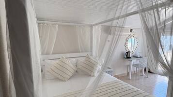 Romantic Double Room | Egyptian cotton sheets, premium bedding, minibar, desk